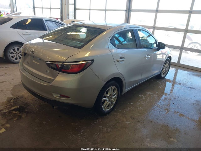 2018 Toyota Yaris Ia მანქანა იყიდება აუქციონზე, vin: 3MYDLBYV3JY319275, აუქციონის ნომერი: 43926731