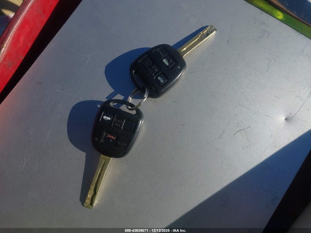 43926871 :رقم المزاد ، JTHBF30GX25008777 vin ، 2002 Lexus Es 300 مزاد بيع