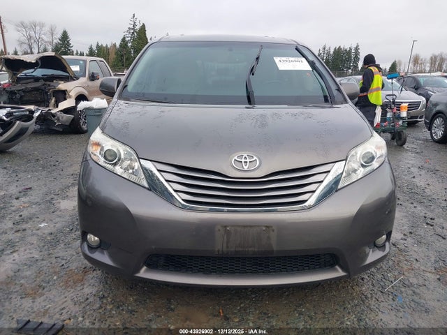 Toyota Sienna Xle 7 Passenger 2017 5TDDZ3DC0HS146808 Image 12