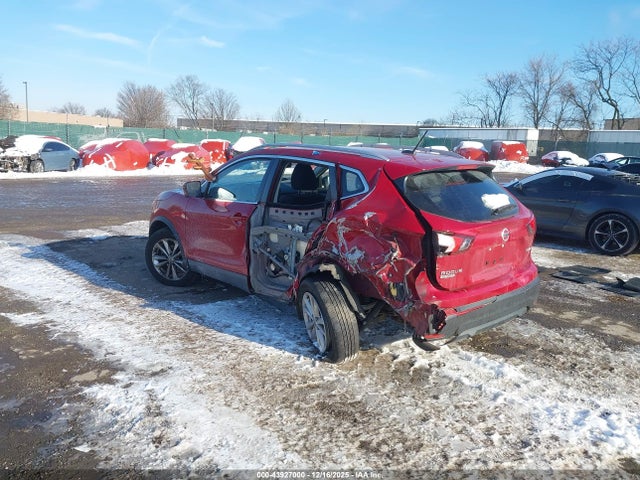 2017 NISSAN ROGUE SPORT JN1BJ1CR3HW112390 Photo 2