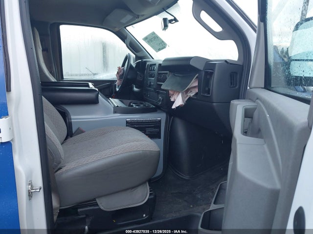 Chevrolet Express 3500 Work Van 2017 1GCZGHFG7H1264473 Image 5