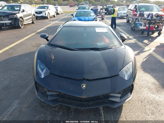 ZHWUG4ZD4JLA06825 Lamborghini Aventador S
