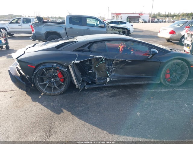 2018 LAMBORGHINI AVENTADOR S ZHWUG4ZD4JLA06825 Photo 5