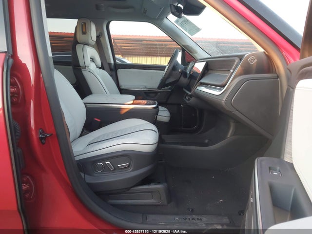Rivian r1t 2026 7FCTGCAA1TN043362 Image 5