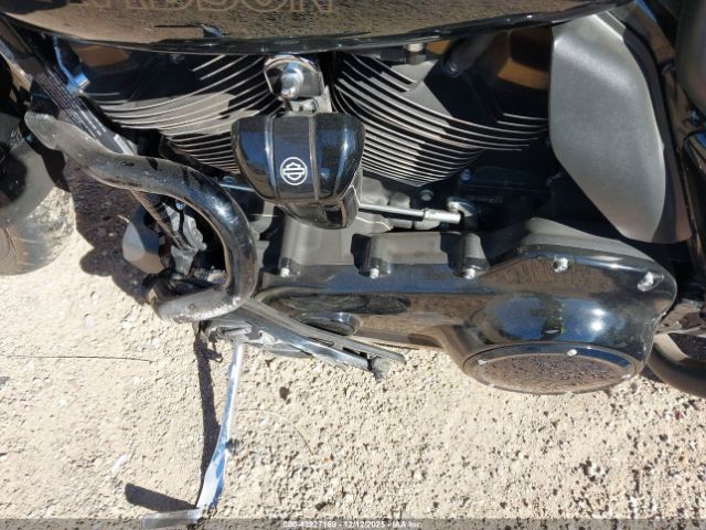 2022 HARLEY-DAVIDSON FLTRXST 1HD1ACL14NB618973 Photo 8