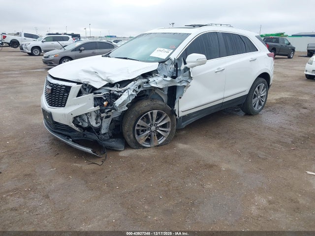 2022 CADILLAC XT5 1GYKNFRS0NZ149281 Photo 1