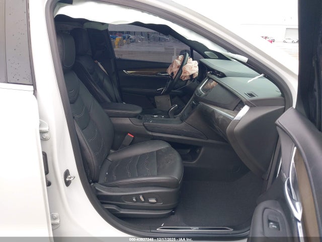 2022 CADILLAC XT5 1GYKNFRS0NZ149281 Photo 4