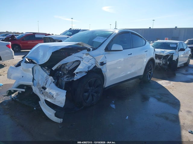 2024 TESLA MODEL Y 7SAYGDED9RA309983 Photo 1