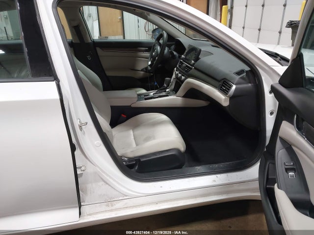 1HGCV1F12JA117242 Honda ACCORD LX