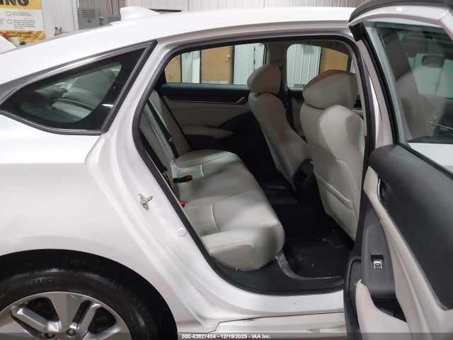 1HGCV1F12JA117242 Honda ACCORD LX