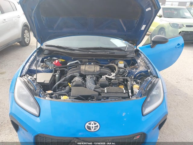 2024 TOYOTA GR86 JF1ZNBE12R8752700 Photo 9