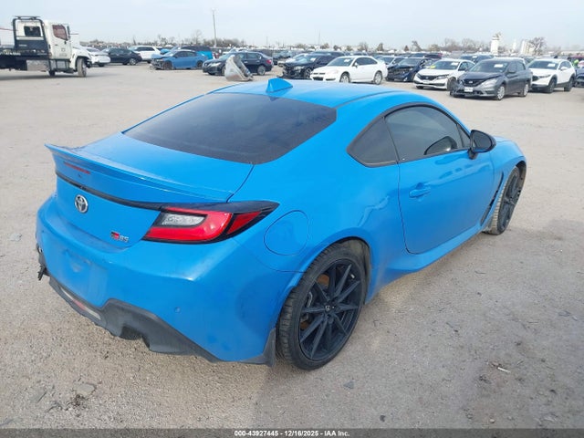 2024 TOYOTA GR86 JF1ZNBE12R8752700 Photo 3