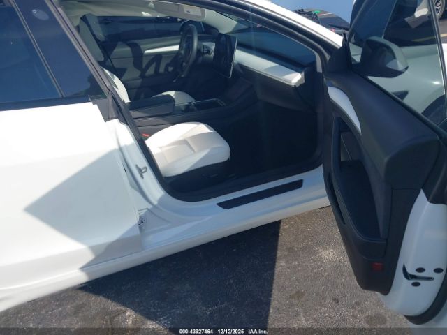 2021 TESLA MODEL 3 5YJ3E1EAXMF083661 Photo 4