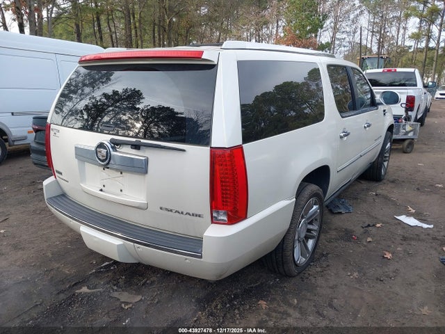 2011 CADILLAC ESCALADE ESV 1GYS4KEF0BR125546 Photo 3