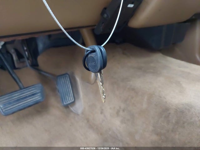 Продажа на аукционе авто 2000 Gmc Sierra 1500 Sle, vin: 2GTEC19V9Y1260852, номер лота: 43927526