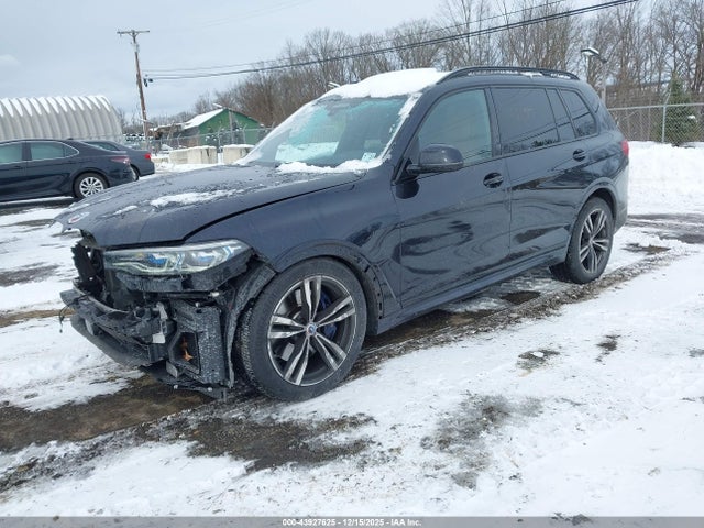 2022 BMW X7 5UXCX6C04N9N07301 Photo 1
