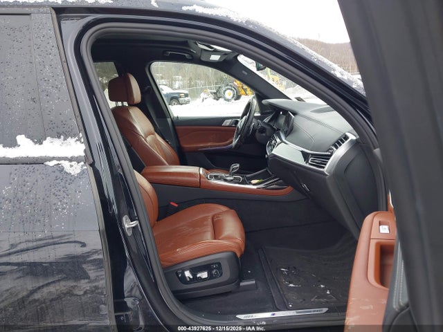 2022 BMW X7 5UXCX6C04N9N07301 Photo 4