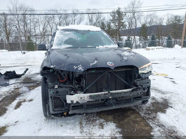 2022 BMW X7 5UXCX6C04N9N07301 Photo 5