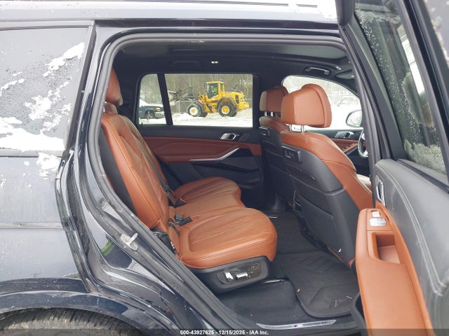 2022 BMW X7 5UXCX6C04N9N07301 Photo 7