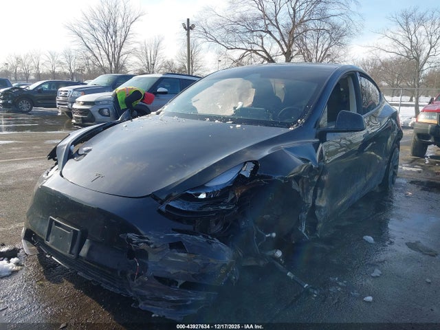 2024 TESLA MODEL Y 7SAYGDEE4RF158854 Photo 1