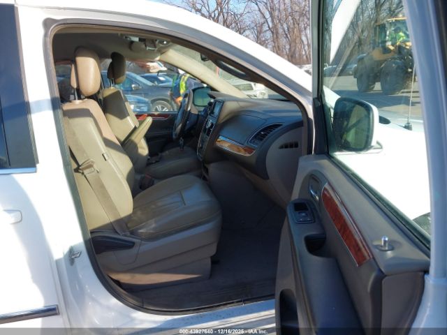 2015 CHRYSLER TOWN & COUNTRY 2C4RC1BG1FR629750 Photo 4