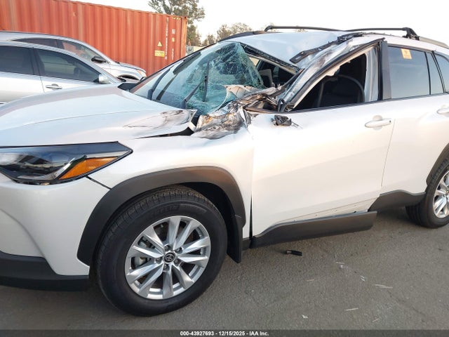 7MUCAABG8SV122721 Toyota Corolla Cross Le