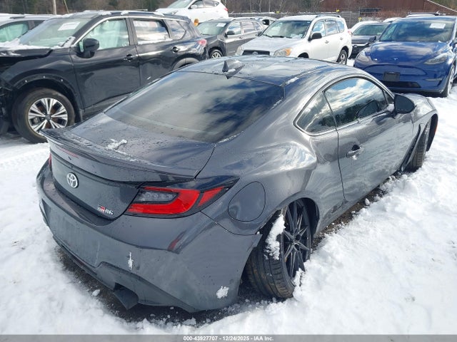 2024 TOYOTA GR86 JF1ZNBE17R9761158 Photo 3