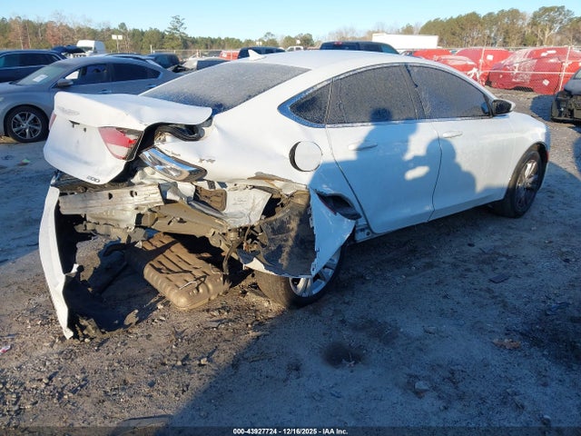 Chrysler 200 Limited 2016 1C3CCCAB3GN169792 Image 4