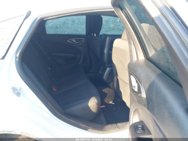 Chrysler 200 Limited 2016 1C3CCCAB3GN169792 Image 8
