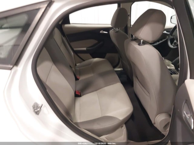 1FADP3K24EL432048 Ford FOCUS SE