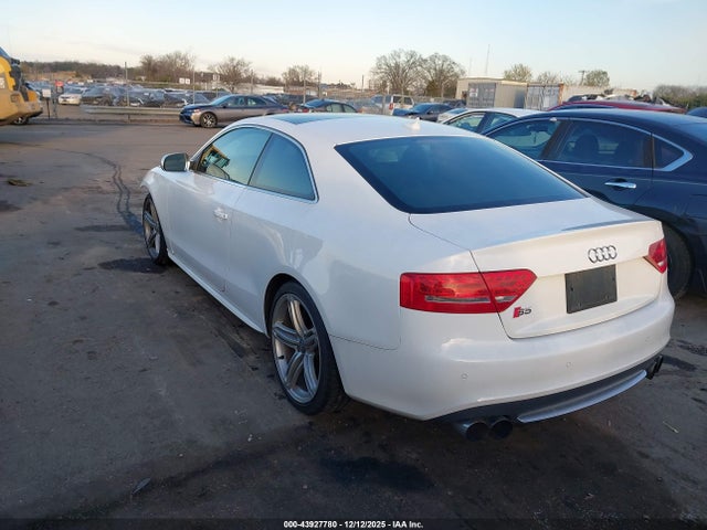 2010 AUDI S5 WAUVVAFR2AA035599 Photo 2