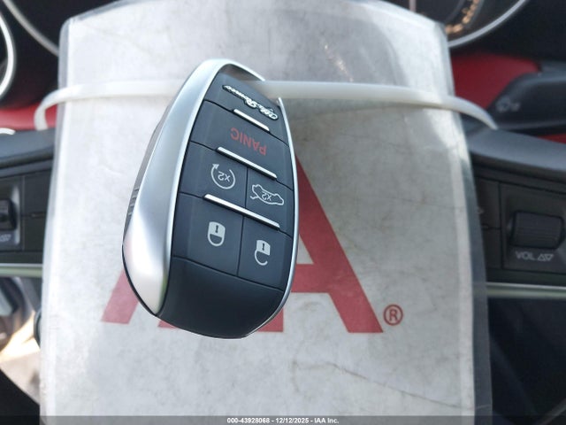 2018 ALFA ROMEO GIULIA ZARFAECN5J7580467 Photo 10