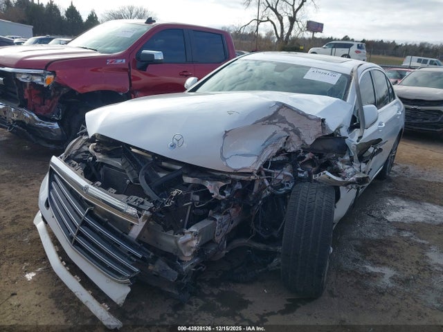 2019 Mercedes-benz E 300 4matic მანქანა იყიდება აუქციონზე, vin: WDDZF4KB8KA588745, აუქციონის ნომერი: 43928126