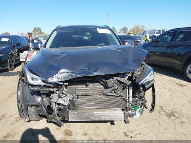 3PCAJ5M35KF127107 Infiniti Qx50 Essential