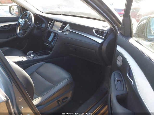 3PCAJ5M35KF127107 Infiniti Qx50 Essential