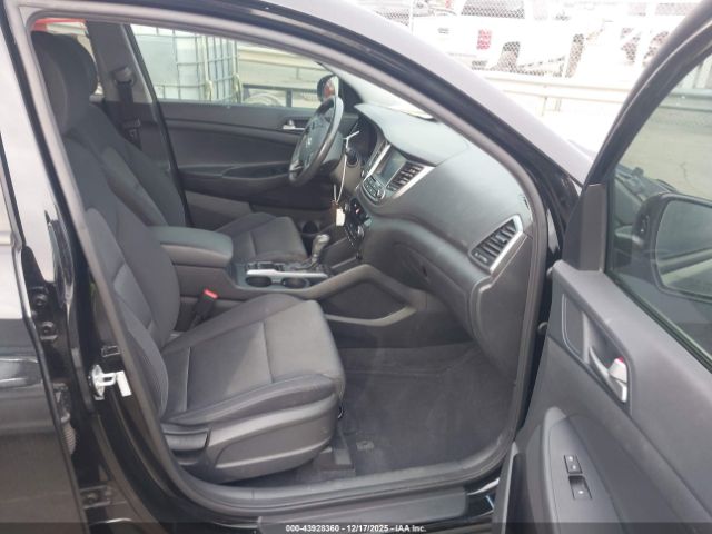 2018 HYUNDAI TUCSON KM8J33A22JU681975 Photo 4