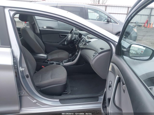 5NPDH4AE4FH607011 Hyundai ELANTRA SE
