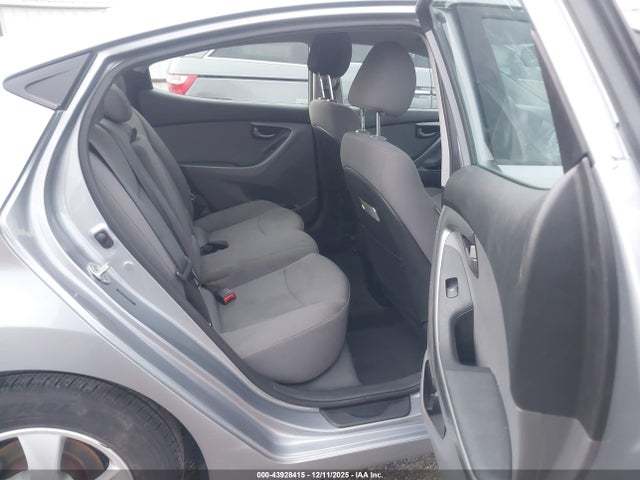 5NPDH4AE4FH607011 Hyundai ELANTRA SE