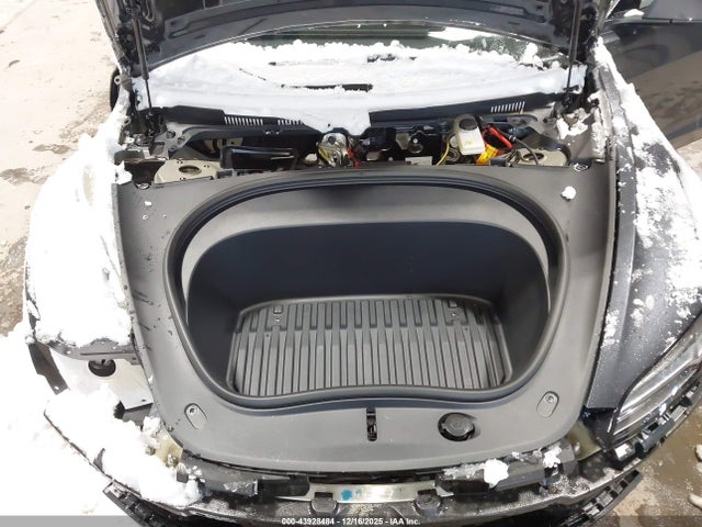 2025 TESLA MODEL 3 5YJ3E1EA0SF030030 Photo 9
