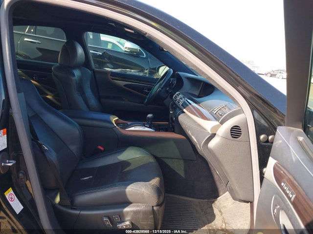 Lexus LS 460 2017 JTHBL5EF6H5146717 Image 5