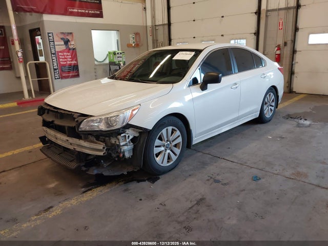 Subaru Legacy 2.5i 2015 4S3BNAA64F3011559 Image 2