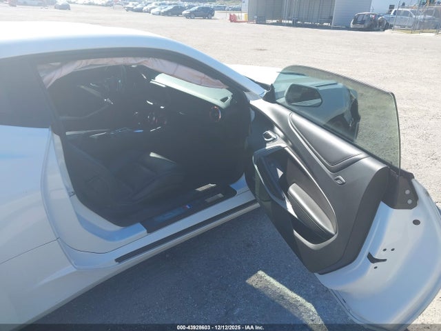 2018 CHEVROLET CAMARO 1G1FG1R79J0171075 Photo 4