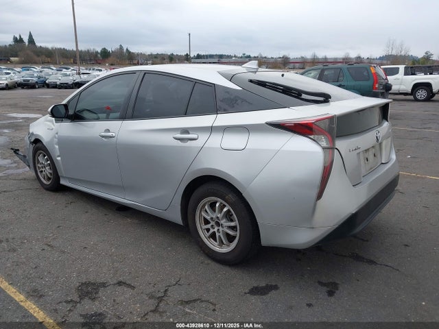 Toyota Prius Two 2016 JTDKBRFU5G3529969 Image 3