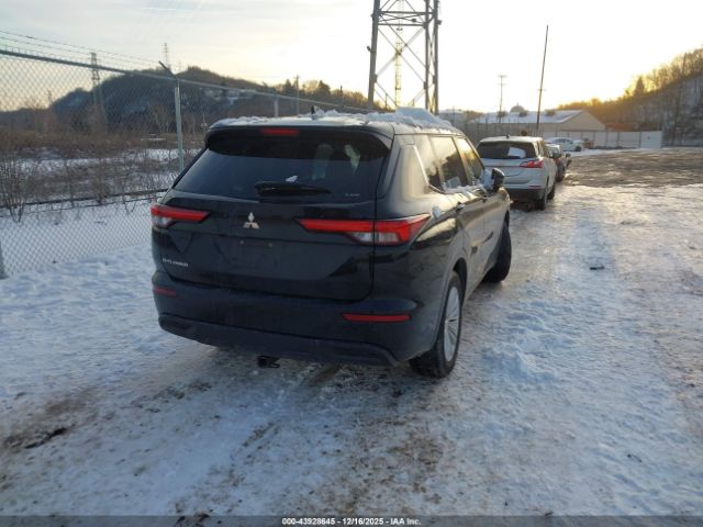 2022 MITSUBISHI OUTLANDER JA4J4TA8XNZ050352 Photo 3