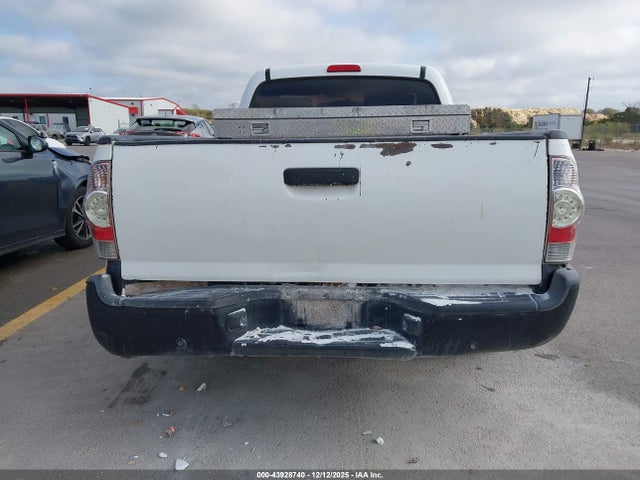 5TFNX4CN6EX033051 Toyota Tacoma