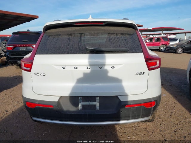 Volvo Xc40 B5 Core Bright Theme 2025 YV4L12UJ2S2591025 Image 16