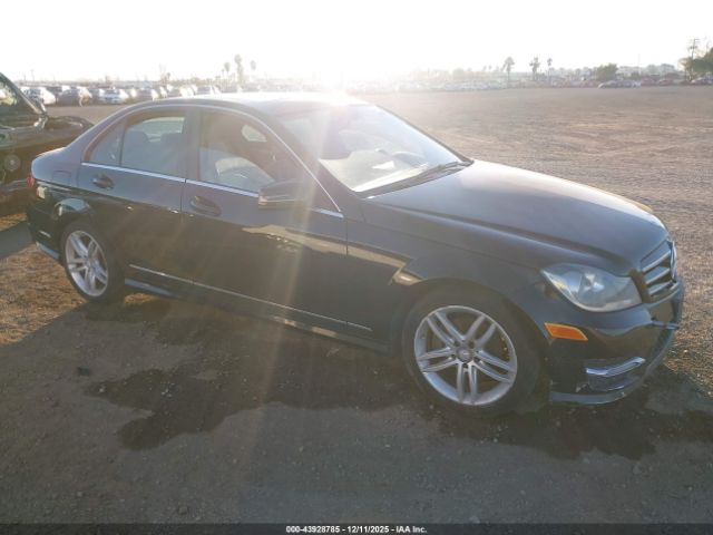 2014 MERCEDES-BENZ C 250 WDDGF4HB7EA946274