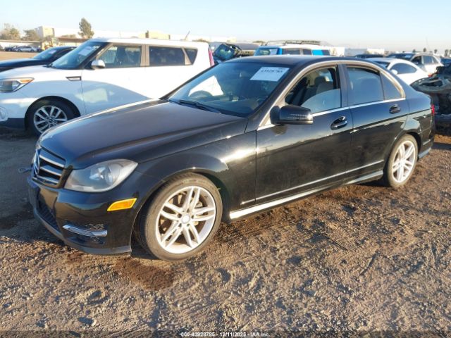 2014 MERCEDES-BENZ C 250 WDDGF4HB7EA946274 Photo 1