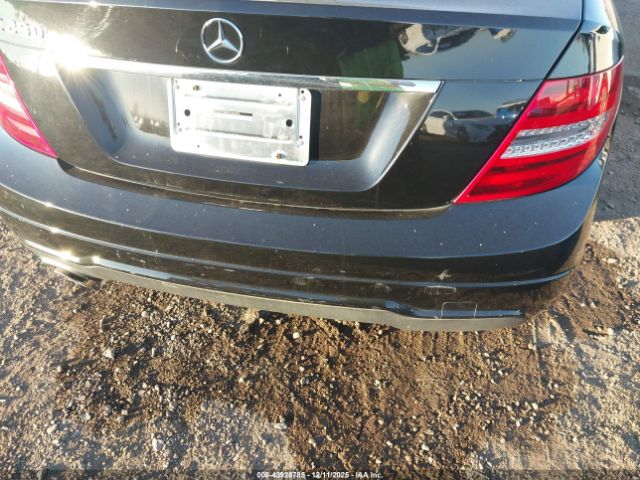 2014 MERCEDES-BENZ C 250 WDDGF4HB7EA946274 Photo 5