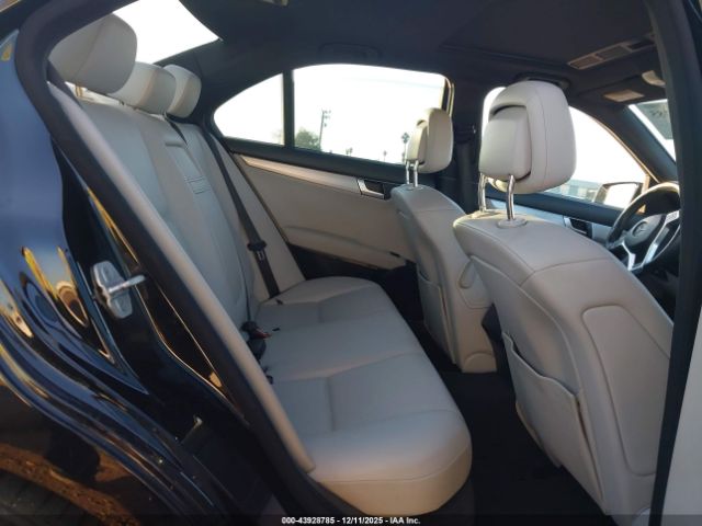 2014 MERCEDES-BENZ C 250 WDDGF4HB7EA946274 Photo 7